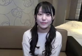 大屌猛男爆插体型较小漂亮的年轻小美女,各种姿势狠狠干